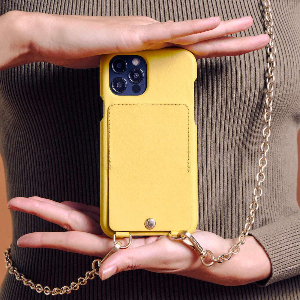 Coque iPhone cuir porte carte avec anneaux LOU jaune et chaîne doré