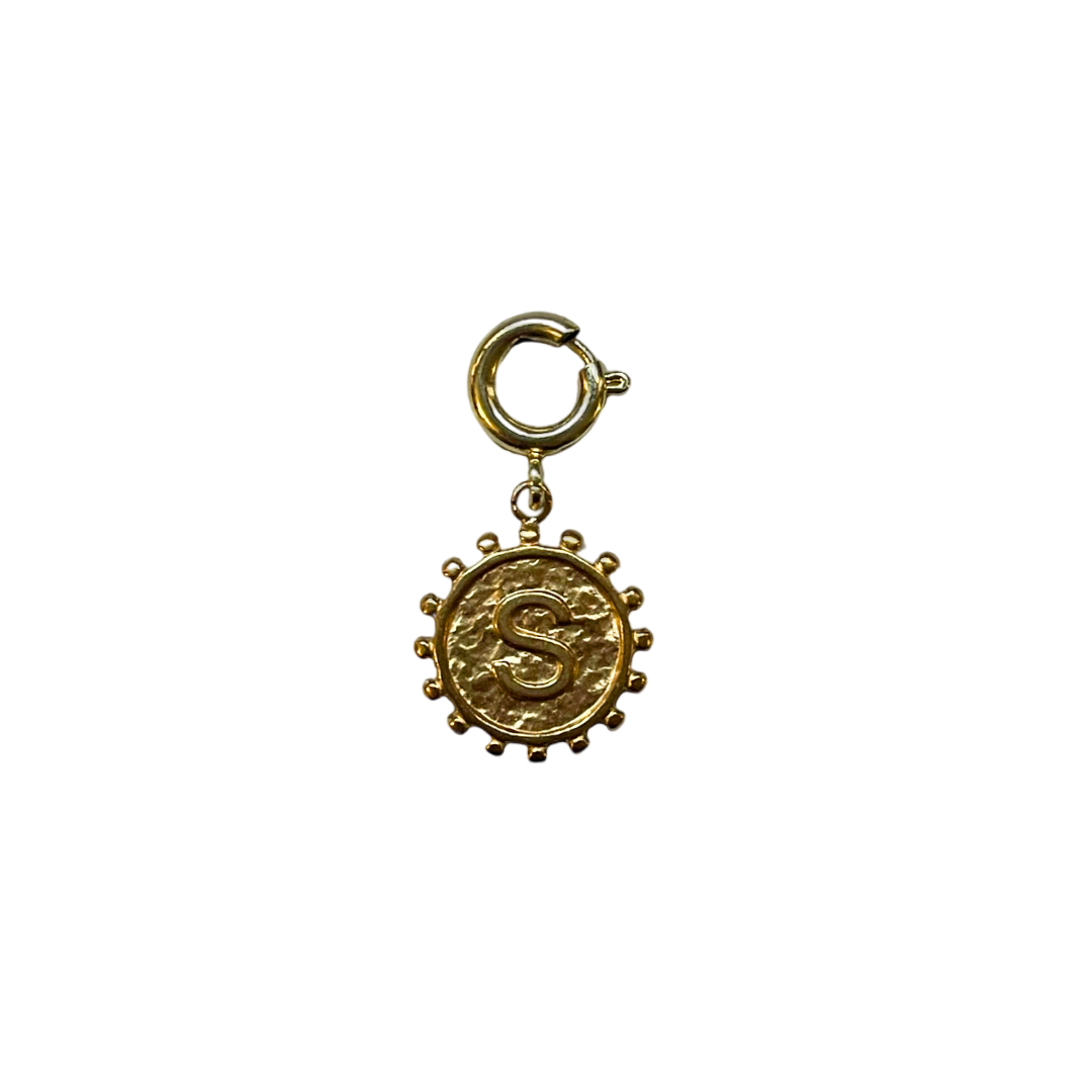 Charm soleil lettre dorée – Pendentif initiale élégant pour téléphone ou bijou