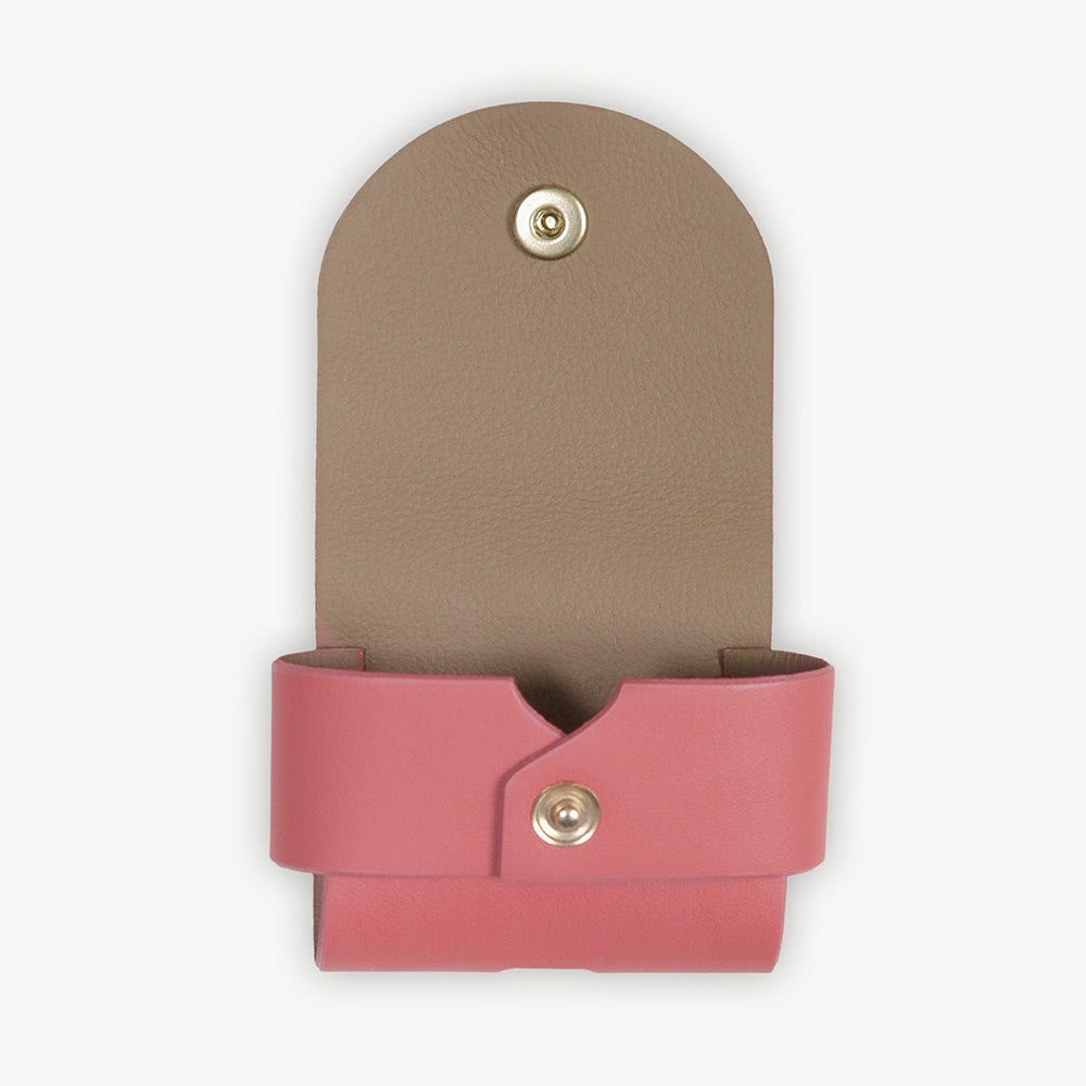 Étui AirPods blush design moderne et protection résistante