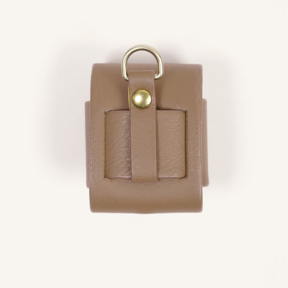 Étui AirPods camel design moderne et protection résistante