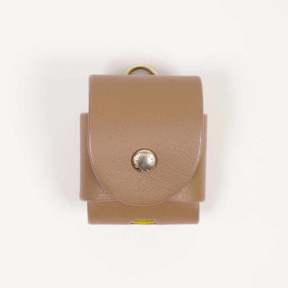 Étui AirPods camel design moderne et protection résistante