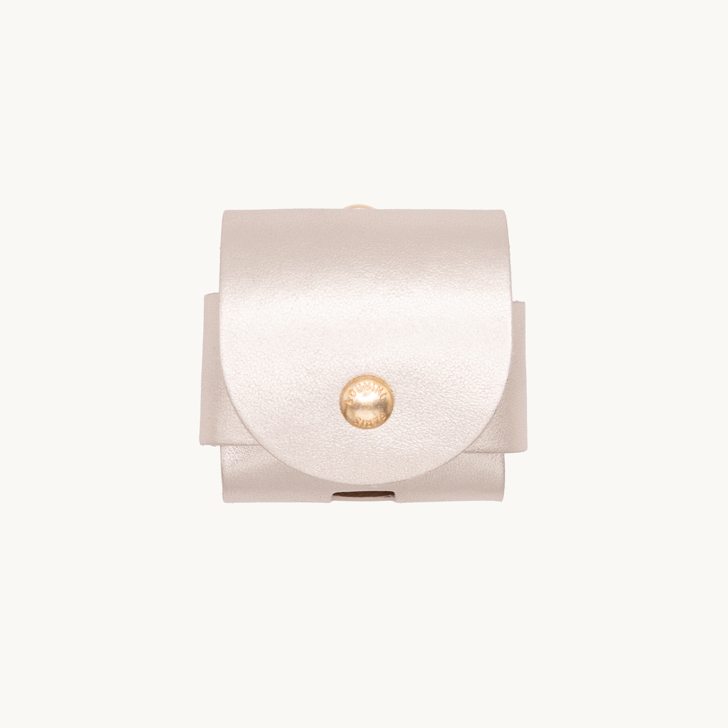 Étui AirPods doré design moderne et protection résistante