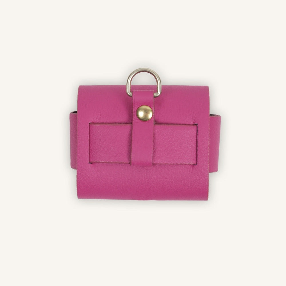 Étui AirPods fuchsia design moderne et protection résistante