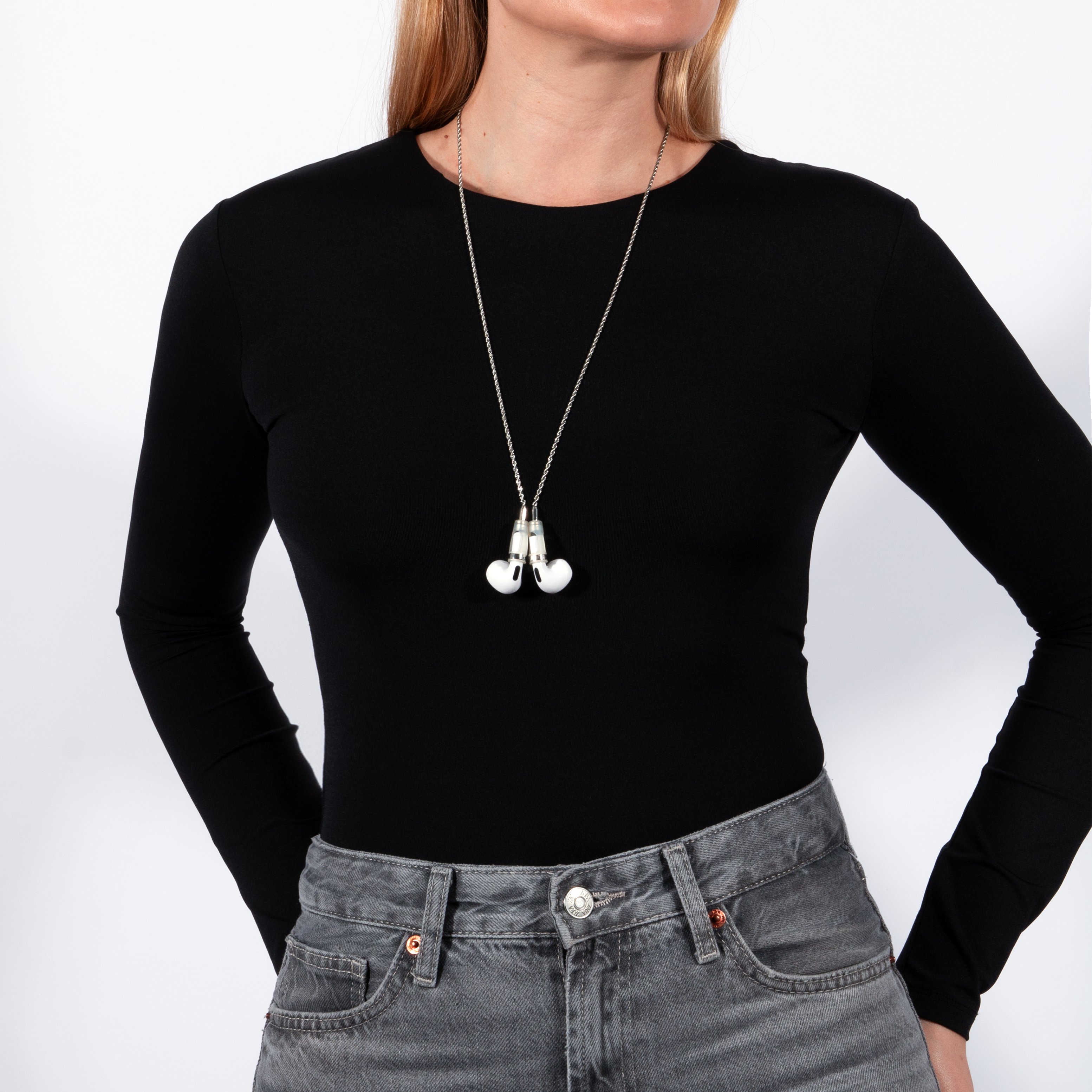 Chaîne dorée pour AirPods avec finitions argenté