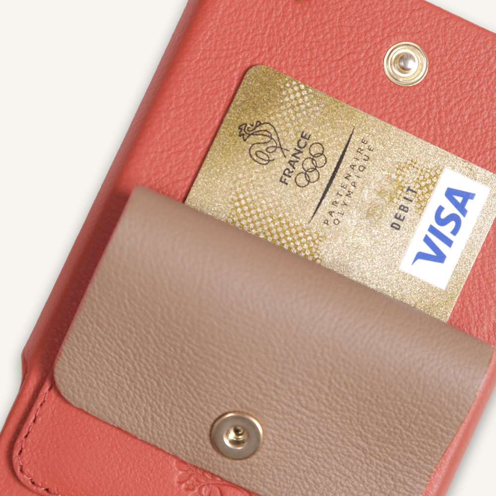 COQUE IPHONE CUIR PORTE CARTE AVEC ANNEAUX LOU x AIRELLES - ORANGE