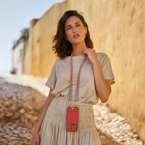 COQUE IPHONE CUIR PORTE CARTE AVEC ANNEAUX LOU x AIRELLES - ORANGE