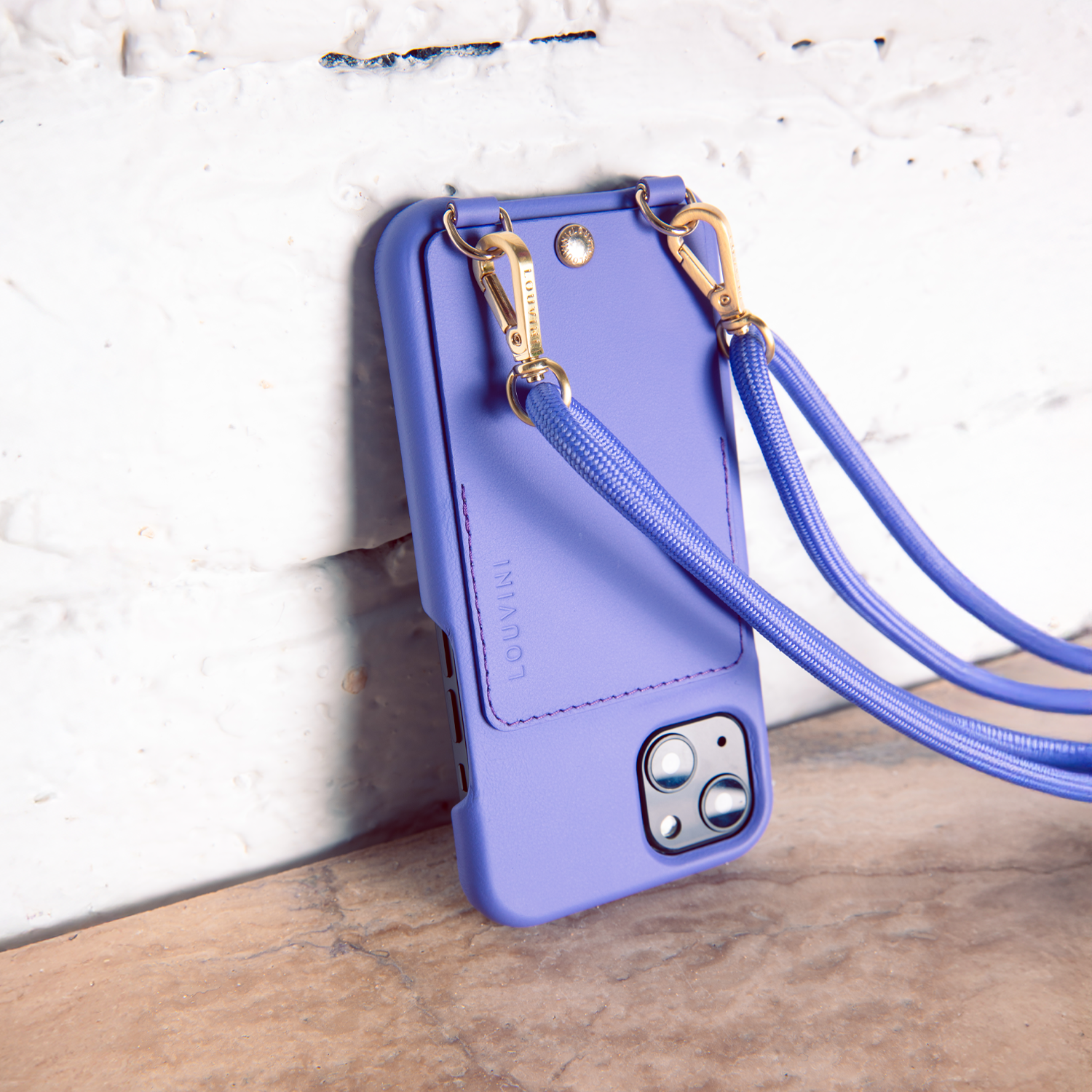 Coque iPhone cuir porte carte avec anneaux LOU - Violet