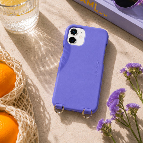 coque iphone 12 13 mini en cuir violet avec anneaux dorés
