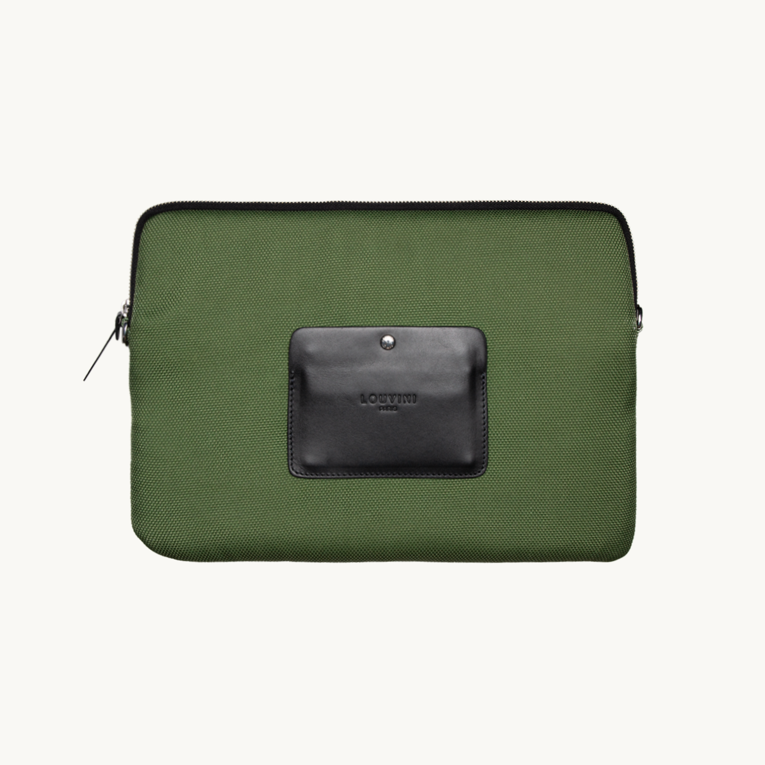 Pochette en tissu kaki avec détail en cuir noir, accessoire élégant et pratique
