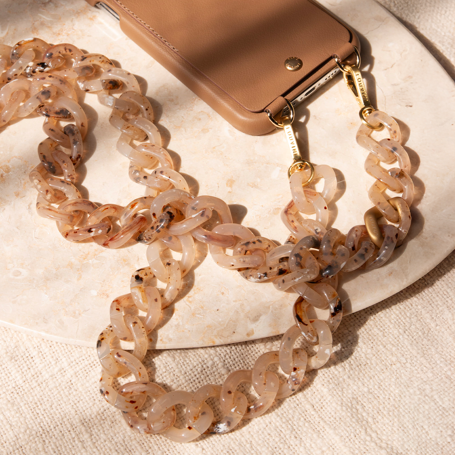 chaine bandouliere telephone beige ecaille