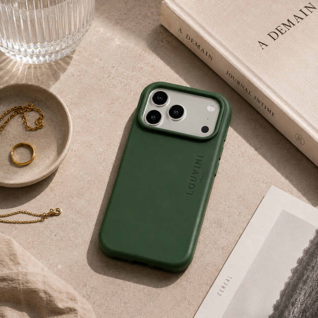 coque iphone 17 Pro vert olive magsafe intégré soft touch louvini
