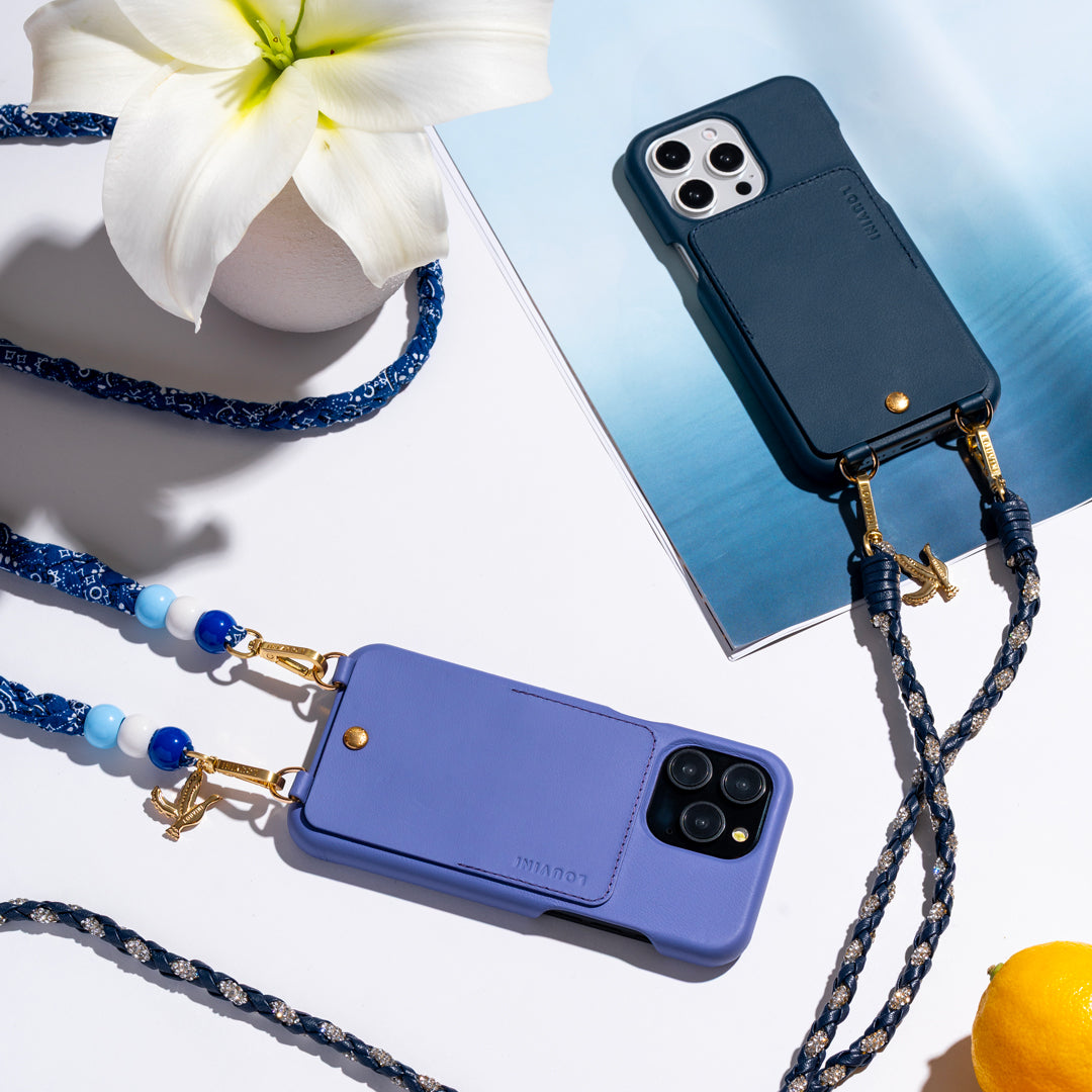 coque iphone en cuir violet et marine avec cordon bandoulière de téléphone tressé à strass