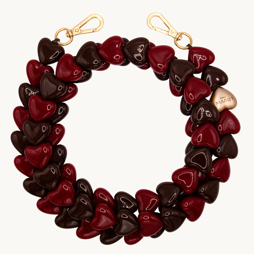 chaine bandoulière pour téléphone à coeurs en résine marron bordeaux et mousquetons