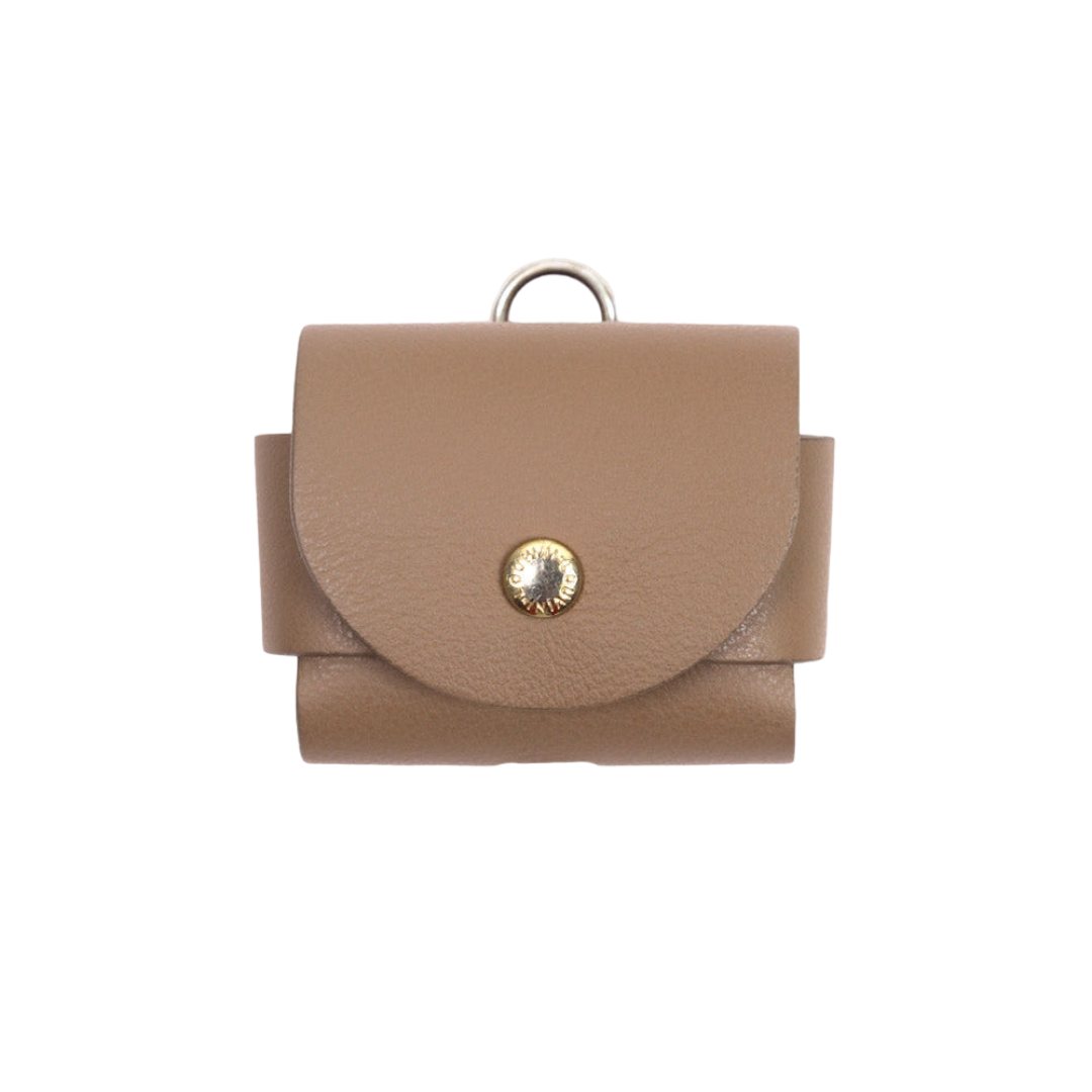 Étui AirPods camel design moderne et protection résistante