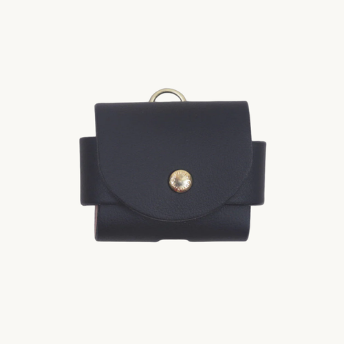 Étui AirPods noir design moderne et protection résistante