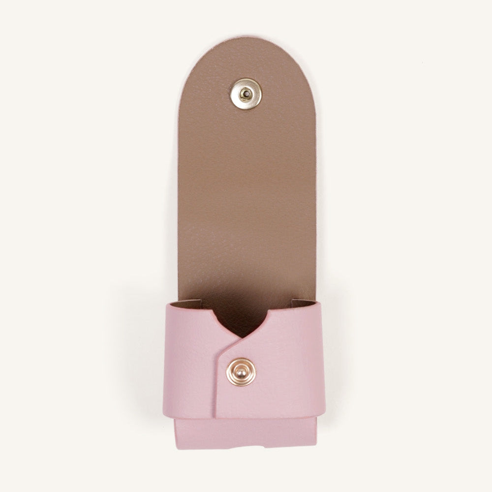 Étui AirPods rose design moderne et protection résistante