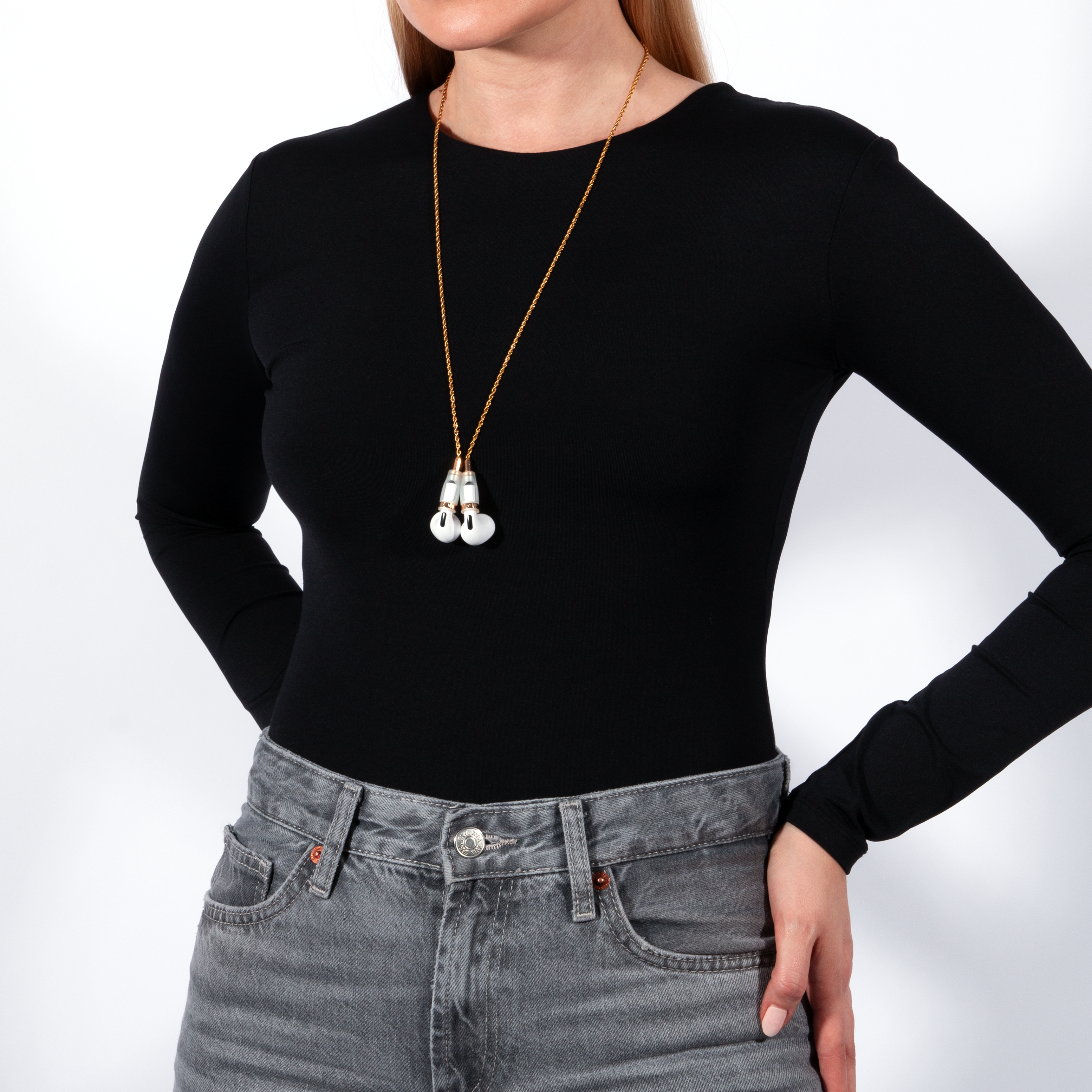 Chaîne dorée pour AirPods avec finitions dorés