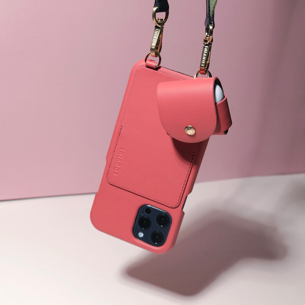 COQUE IPHONE CUIR PORTE CARTE AVEC ANNEAUX LOU BLUSH AVEC BANDOULIERE ET COQUE AIRPOD 