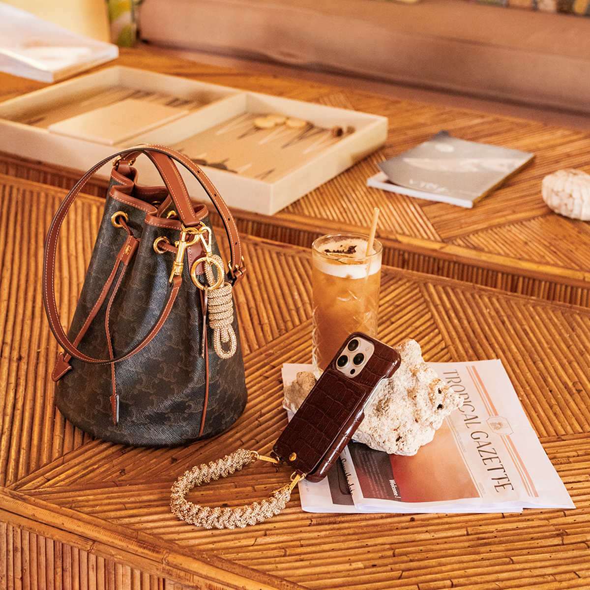 Coque iPhone cuir porte carte avec anneaux LOU - Crocodile Marron