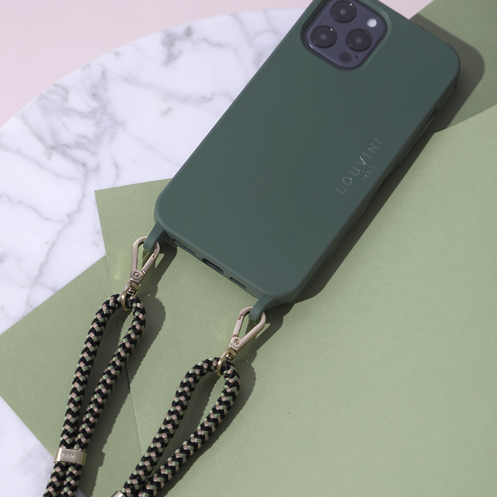 Coque iPhone MagSafe avec anneaux vert olive et cordon bandoulière