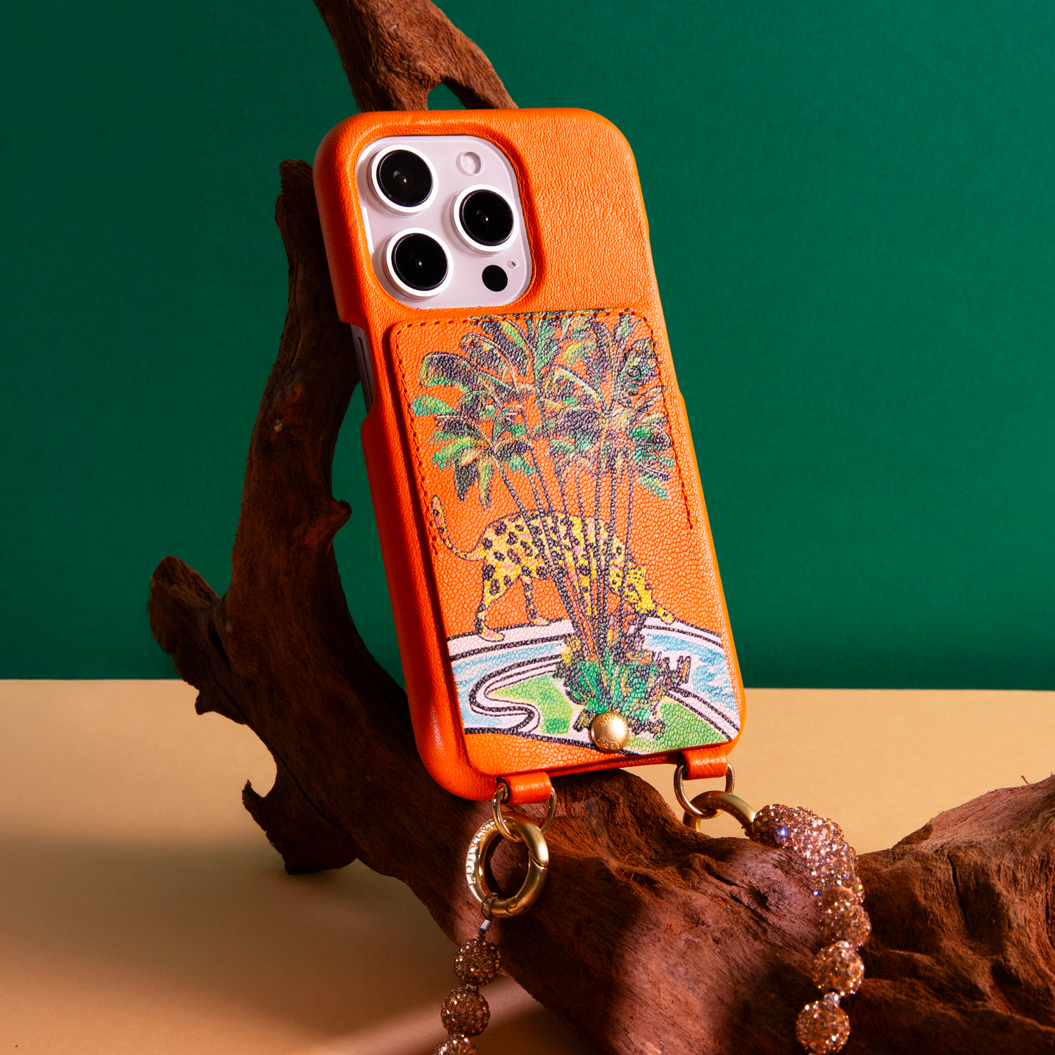 coque en cuir orange imprimé tropical léopard filipe jardim x louvini