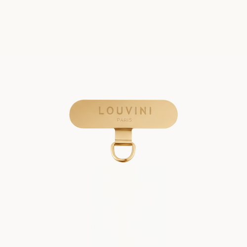 Adaptateur universel pour cordon et chaîne de téléphone installé sur coque téléphone