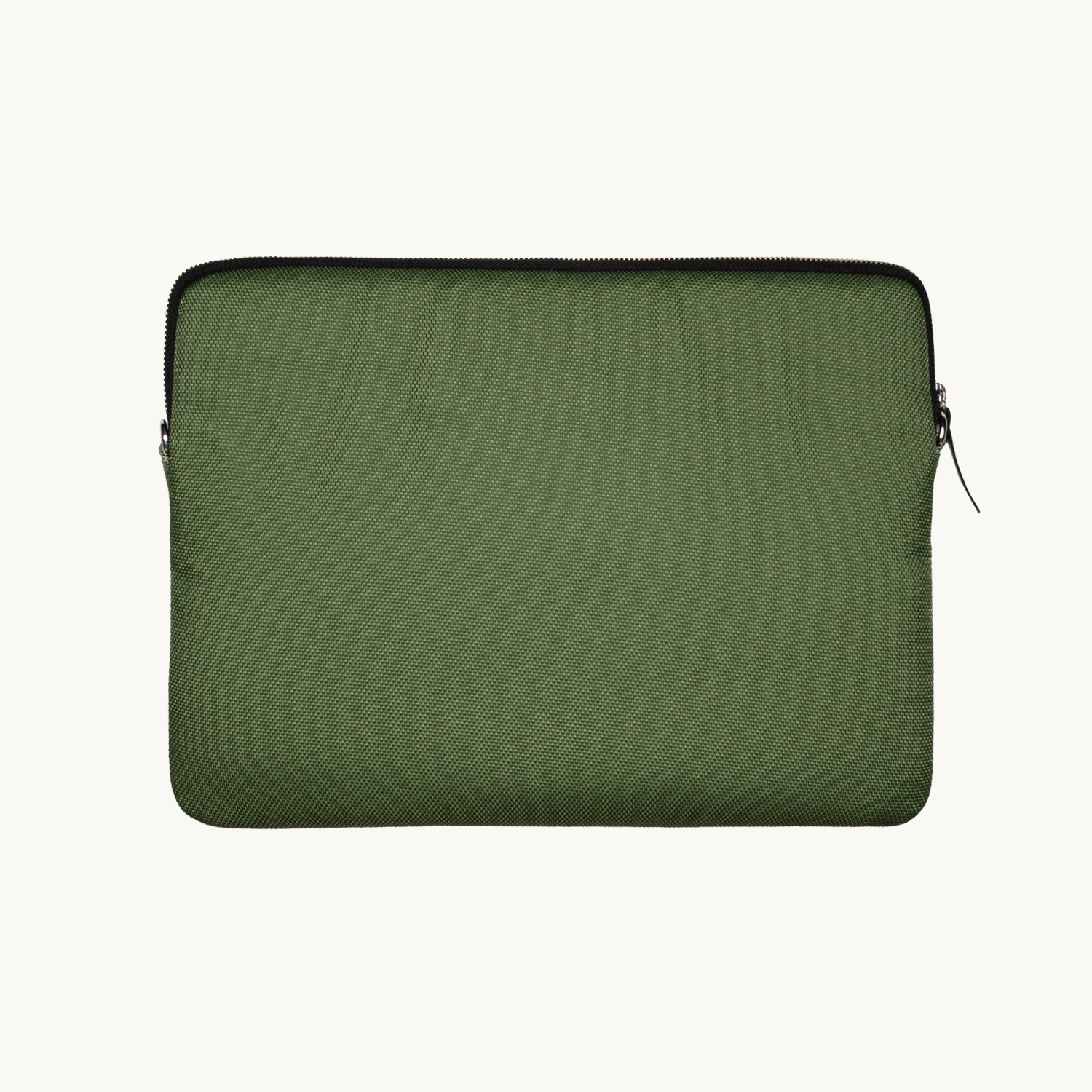 Pochette en tissu kaki avec détail en cuir noir, accessoire élégant et pratique