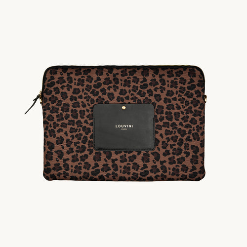 Pochette en tissu imprimé léopard avec détail en cuir noir, accessoire élégant et pratique