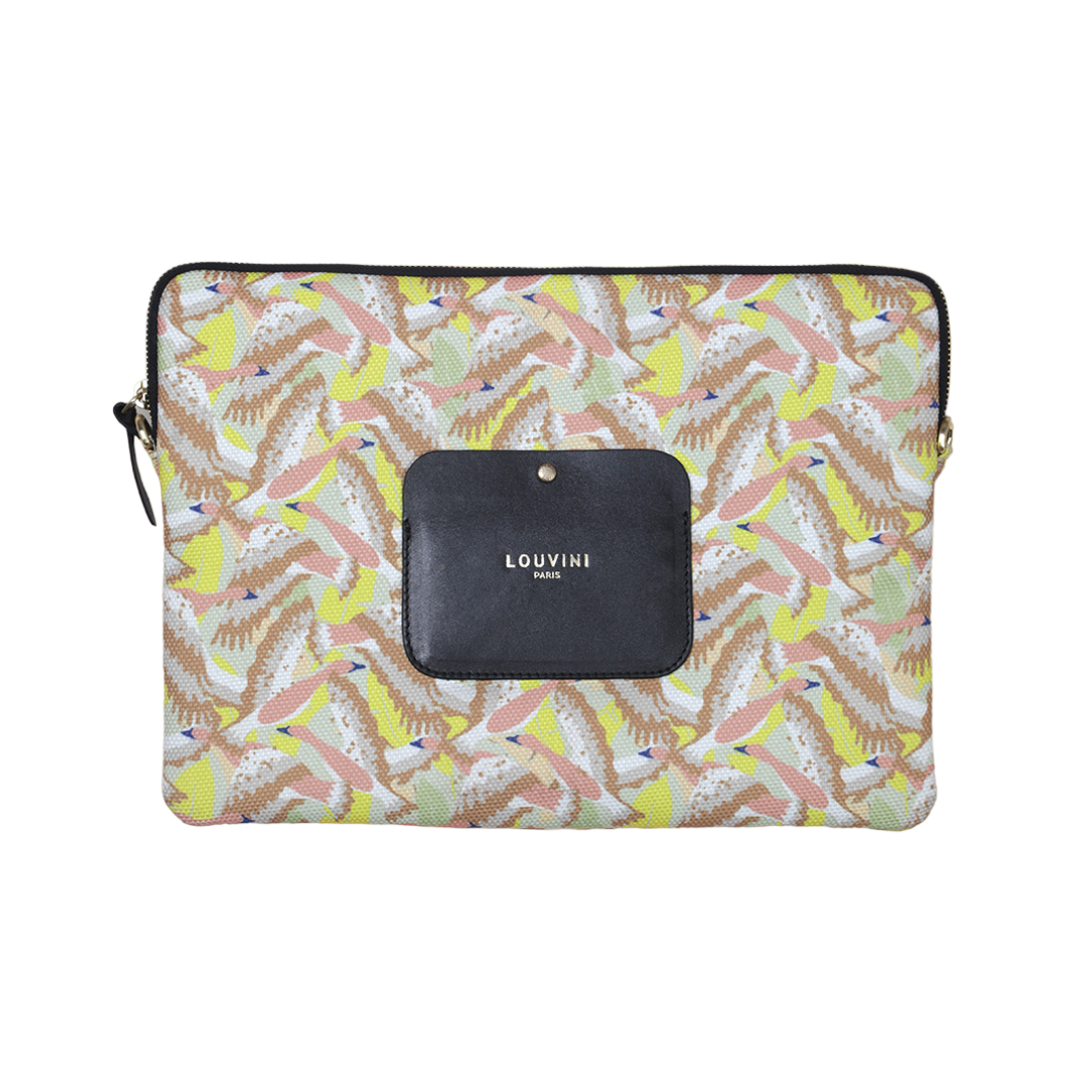 Pochette en tissu imprimé oiseaux jaune avec détail en cuir noir, accessoire élégant et pratique