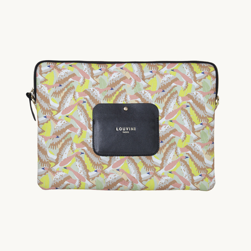Pochette en tissu imprimé oiseaux jaune avec détail en cuir noir, accessoire élégant et pratique