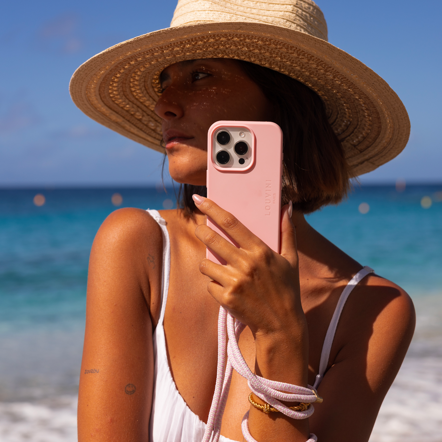 Coque de téléphone iPhone rose avec MagSafe et anneaux intégrés