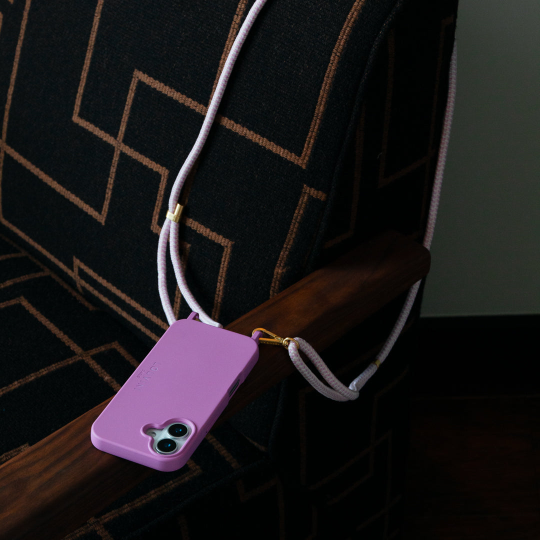coque iphone magsafe violet et cordon bandoulière violet rose